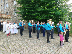 Johanniprozession mit Ehrenamtsfest (© Karl-Franz Thiede)